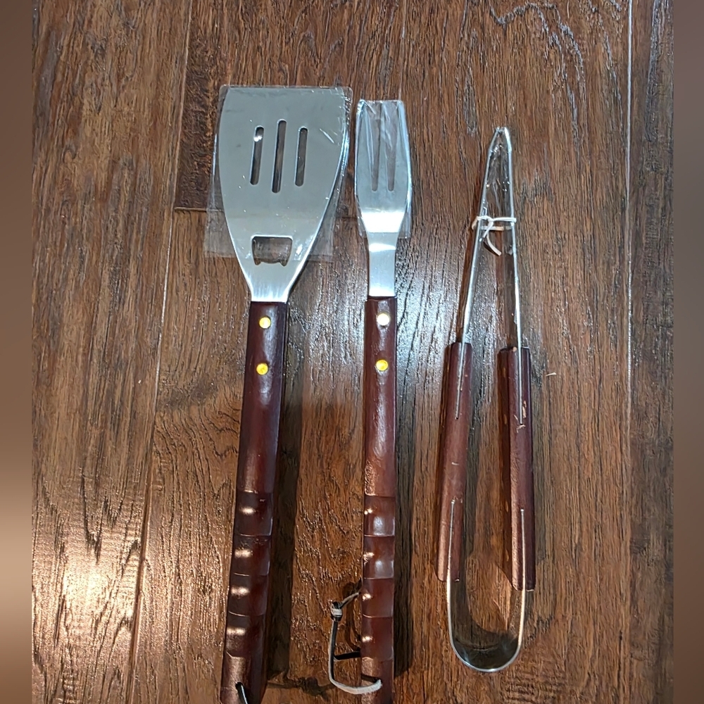 Grilling BBQ Tool Set With Wooden Handles NEW Spatula Fork Tongs - Picture 3 of 4